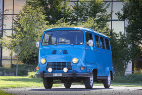 Renault Alouette (1975) – Im Zuge der Modellpflege 1972 verloren die Luftklappen über der Windschutzscheibe ihre Funkion, blieben aber formal erhalten