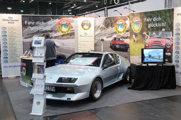 Renault-Alpine A310 auf dem Stand von "Deutsche Oldtimer Reisen" - Bremen Classic Motorshow 2020