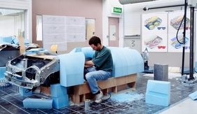 Renault Argos (1994) – Mit Foamcore-Material entstand das Gesamtvolumen des Wagens auf Basis einer Twingo-Rohkarosserie, um ein Interieur im Maßstab 1:1 zu entwickeln Renault Argos (1994) – Mit Foamcore-Material entstand das Gesamtvolumen des Wagens auf Basis einer Twingo-Rohkarosserie, um ein Interieur im Maßstab 1:1 zu entwickeln