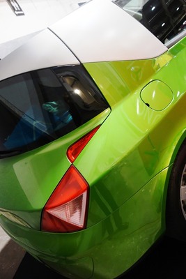 Renault Avantime (2001) Spiel von Ecken und Kanten am Heck – Classic Car Show Brussels 2022