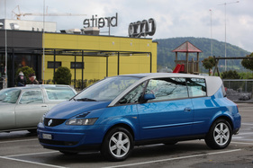 Renault Avantime (2002) - Kombi-Coupé mit besonderen Türen - Fantastic Plastic 2019