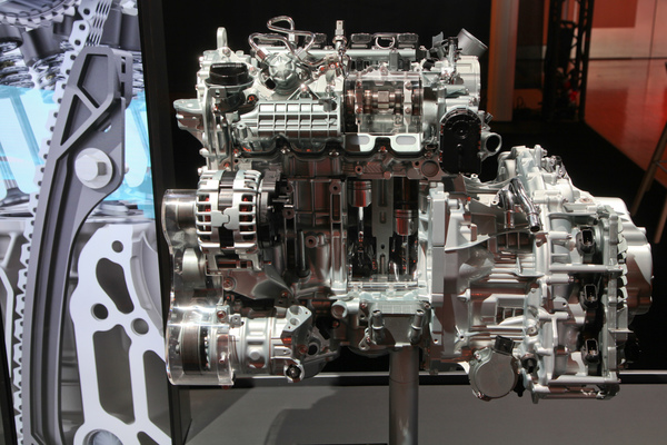 Renault Captur (2019) - Blick in den Motor - IAA in Frankfurt 2019