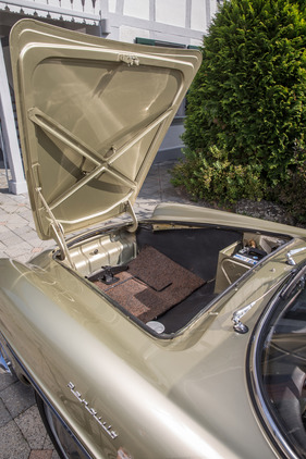 Renault Caravelle 1100 (1964) - der Kofferrraum ist vorne und er ist durchaus geräumig