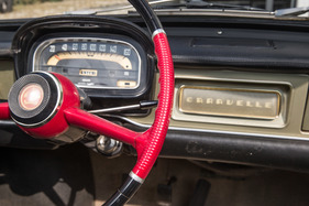 Renault Caravelle 1100 (1964) - kein Leder am Lenkrad, dafür zwei Farben