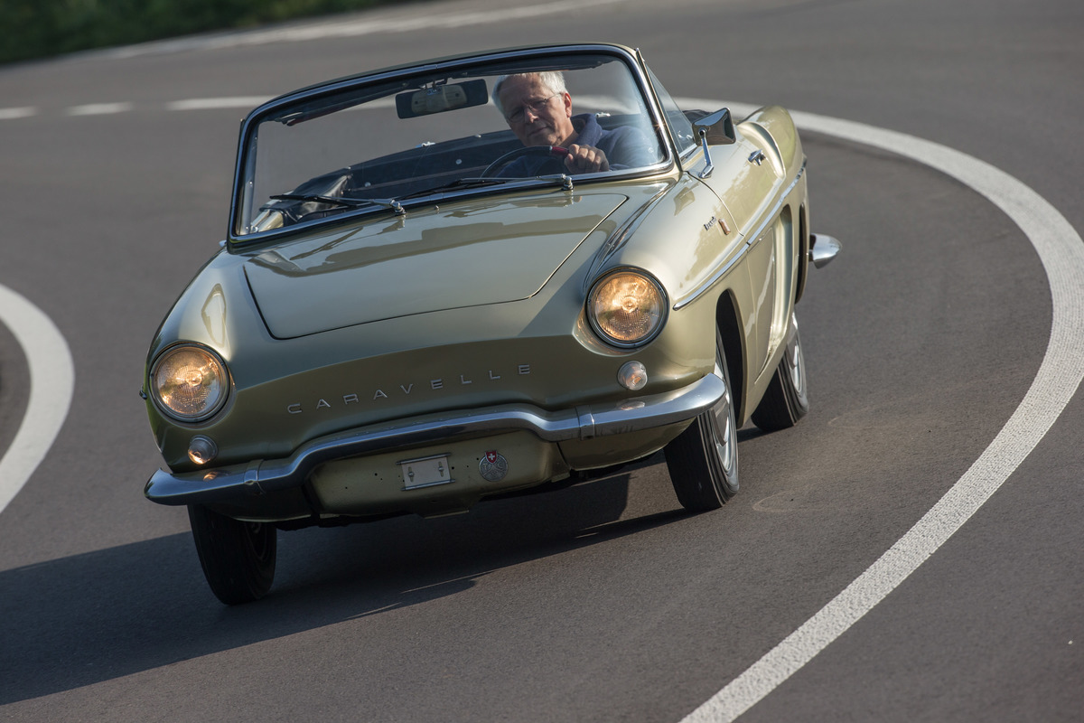 Renault Caravelle 1100 (1964) - normalerweise untersteuernd, aber im Grenzbereich wischt das Heck aus