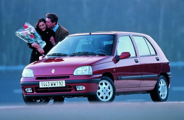 Image: Renault Clio (1991) - Love for yourself and the Clio