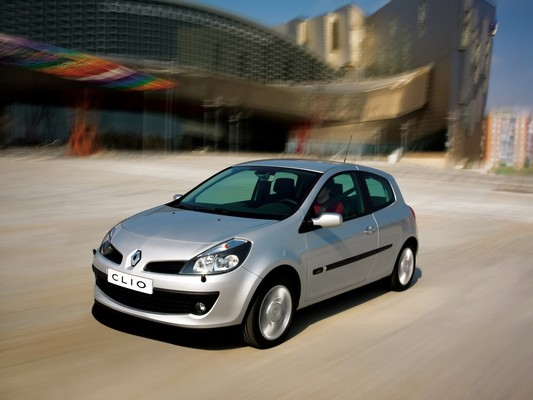 Image: Renault Clio (2005) - Up to eight airbags were installed