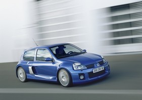 Renault Clio V6 (1998) - Der V6 hniter der Besatzung leistet über 250 PS