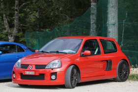 Renault Clio V6 - mit Mittelmotor und damals in Dieppe hergestellt - Rencontre Franco-Suisse Alpine 2019
