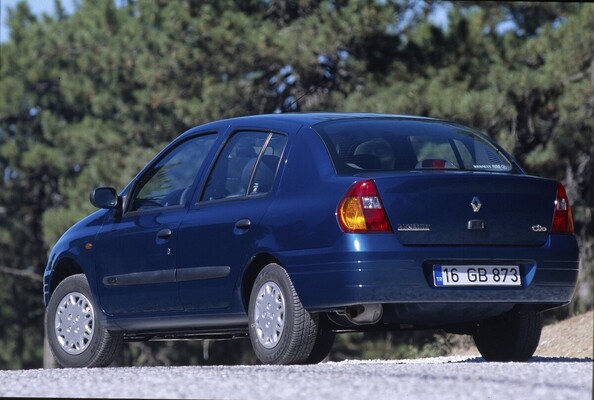 Bild: Renault Clio - Wenig gesehene Stufenheck Variante