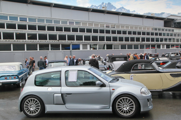 Renault Clio mit Mittelmotor zu verkaufen auf dem Aussengelände - Swiss Classic World Luzern 2019