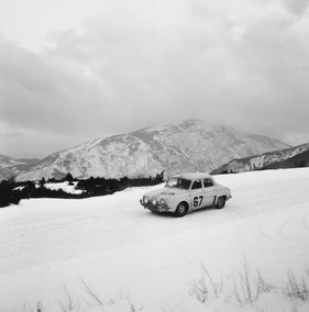 Renault Dauphine 1093 (1966) an der Rallye Monte-Carlo