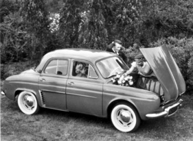 Renault Dauphine (1956) - der Kofferraum sitzt vorne und nimmt einiges auf