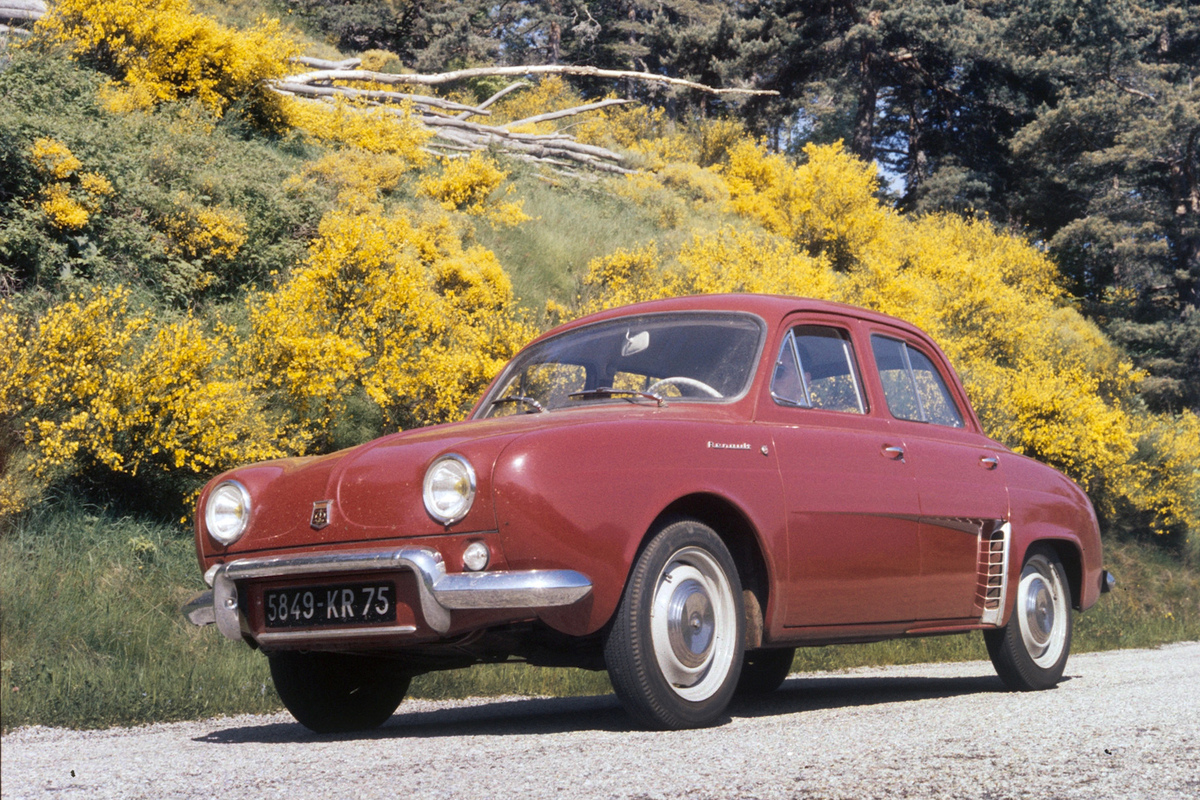 Eine symphatische Erscheinung ist die Dauphine. Doch hat man ihren einen grossen Mangel behoben? Das Bild zeigt ein Exemplar von 1961.