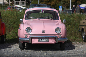 Renault Dauphine (1962) - mit Heckmotor, daher Kofferraum vorne - Albisgütli Classic Cars & Bikes August 2022
