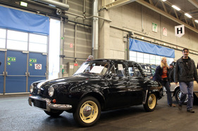 Renault Dauphine (1963) - freut sich auf einen neuen Besitzer - Oldtimer- und Teilemarkt Fribourg 2014 (1963)