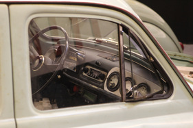 Renault Dauphine Bell Babs (1971) - Blick auf das Armaturenbrett des zum Elektroauto umgebauter Dauphine (Rétromobile 2012)