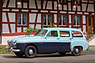 Renault Domaine (1957) – aufgehübscht mit Zweifarbenlackierung und dem Chromschmuck des Manoir (© Bruno von Rotz, 2023) Renault Domaine (1957) – aufgehübscht mit Zweifarbenlackierung und dem Chromschmuck des Manoir (© Bruno von Rotz, 2023)