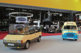 Renault Espace (1987) - erstmals gezeigt 1984, mit Kunststoff-Karosserie - Rétromobile Paris 2018