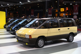 Renault Espace 2000 TSE (1987) - 30 Jahre Renault Espace wird bei Renault gefeiert - Rétromobile Paris 2014