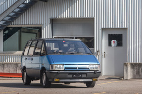 Renault Espace 2200 TXE (1990) - die Karosseriebeplankung besteht aus Kunststoff