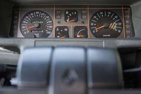 Renault Espace 2200 TXE (1990) - gut ablesbare Instrumente und Warnleuchten