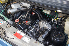 Renault Espace 2200 TXE (1990) - längs eingebauter Reihenvierzylinder mit Einspritzung