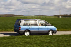 Renault Espace Turbo DX (1989) - grosse Fensterflächen