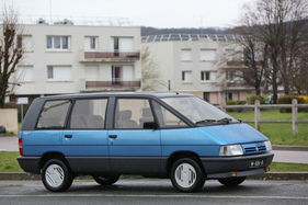 Renault Espace Turbo DX (1989) - rund 3000 Liter fasst der Grossraum-Wagen bis zu den Frontsitzen