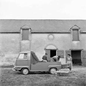 Renault Estafette Plateau bâché (1960) – Die Plane lässt sich wie ein Cabrioverdeck zusammenfalten