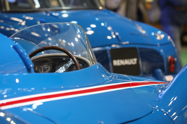 Renault Etoile Filante (1956) - Blick auf das Cockpit - Rétromobile Paris 2024
