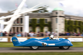 Renault Etoile Filante (1956) - damals mit Hubschrauber-Jet-Maschine, heute elektrisch unterwegs