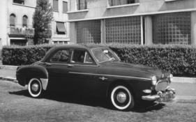 Renault Frégate Transfluide (1960) – verweist am Kotflügel stolz auf den Drehmomentwandler