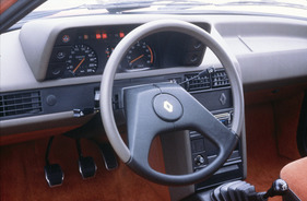 Renault Fuego (1980) - Zweispeichenlenkrad bei den günstigeren Versionen