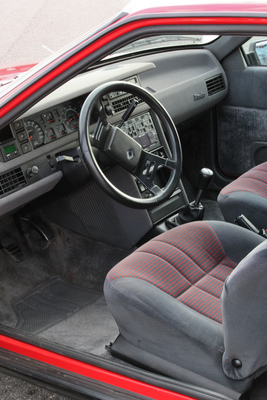 Renault Fuego Turbo (1984) - wohnliches Interieur