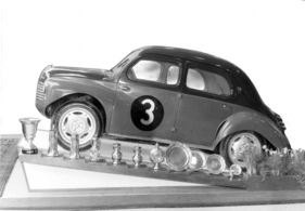 Renault Heck (1954) - der Grosjean-Rennwagen mit 900 cm3 ist schnell zu einem Begriff geworden - Genfer Automobilsalon 1955