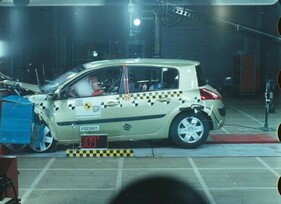 Renault Mégane (2002) - Erstes Fahrzeug seines Segments, welches fünf NCAP-Sterne erreichte