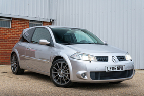 Renault Mégane Renaultsport 225 Trophy (2005) - als Lot 153 an der RM/Sotheby's Online Only Open Roads Versteigerung im März 2021