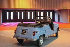 Renault R4 de Plage (1966) - der Umbau erfolgte in den Sechzigerjahren - Lot 202 an der Artcurial-Versteigerung in Paris am 6. Februar 2015 (1966)