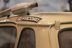 Renault R4 - ehemaliger Teilnehmer der Rallye Paris-Dakar - an der Rétromobile Paris 2014 (1974)