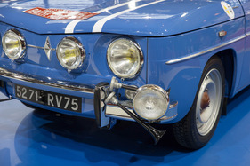Renault R8 Gordini (1965) - wer schnell ist, muss auch auf sich aufmerksam machen können - an der Rétromobile Paris 2014