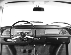 Renault R8 Major (1964) - Armaturenbrett im Stil der Zeit