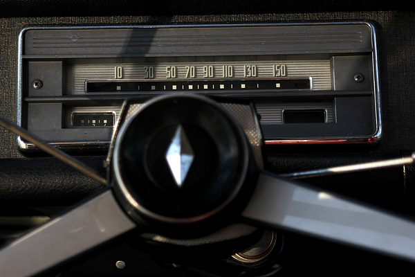 Renault R8 Major (1964) - Bandtacho bis 150 kmh und Tankanzeige