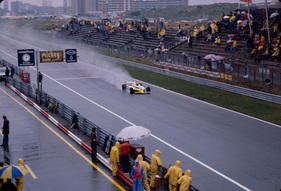 Renault RS10 (1979) - Jean-Pierre Jabouille auf der Zielgeraden von Zandvoort