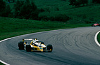 Renault RS10 (1979) - René Arnoux vor Gilles Villeneuve im Ferrari beim GP Österreich in Zeltweg