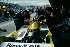 Renault RS10 (1979) - Viel Betrieb an der Box beim GP Österreich in Zeltweg