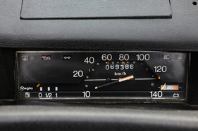 Renault Rodéo 4 (1980) - der Tacho reicht bis 140 km/h, da gibt es beim 845-cm3-Modell Reserven