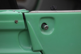 Renault Rodéo 4 (1980) - einfach reindrücken, um die kleine Türe zu öffnen