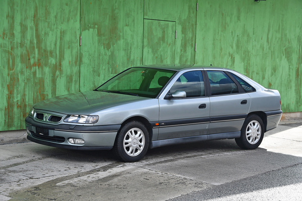 Renault Safrane 3.0 V6 (1997) - als Lot 124A angeboten an der Versteigerung der Oldtimer Galerie in Toffen am 26. März 2022