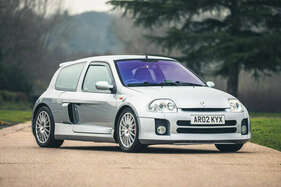 Renault Sport Clio V6 (230) Phase 1 (2002) - als Lot 276 an der Silverstone Auctions Race Retro Versteigerung 2021